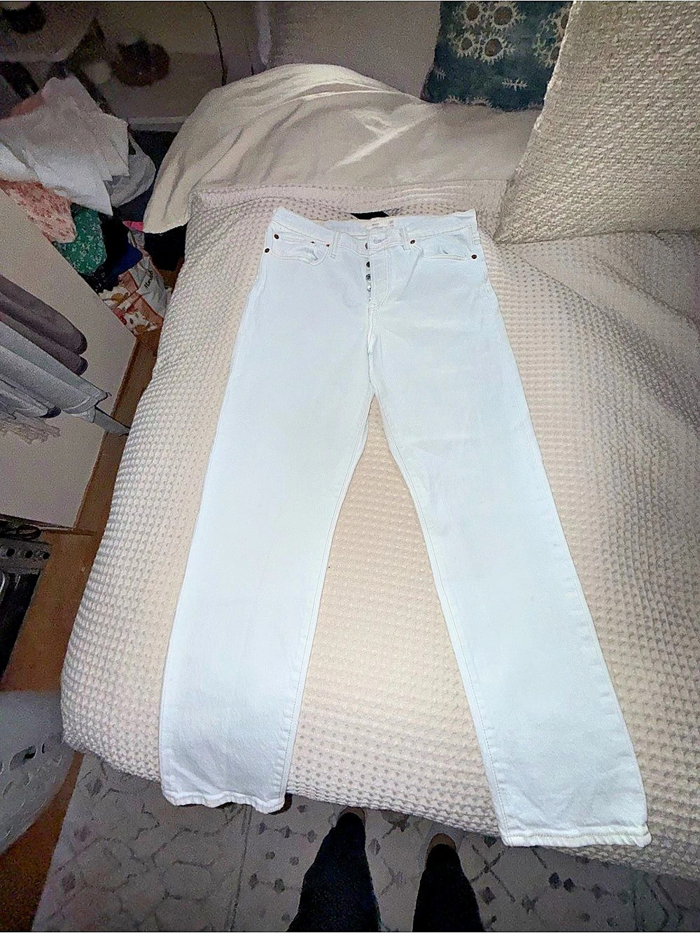 LEVI Denim Straight Leg Jeans in White Waist 31 Like New